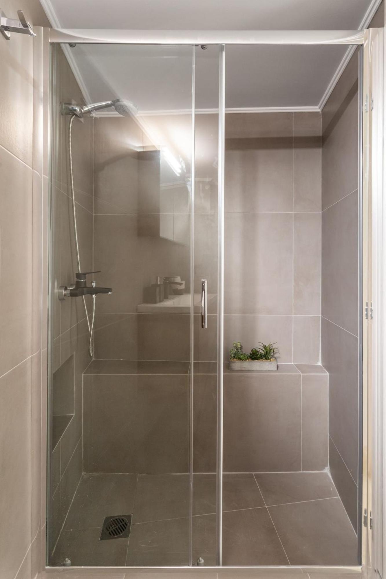 Deluxe 3-Bdrm Urban-Industrial Apt At Acropolis Atenas Exterior foto