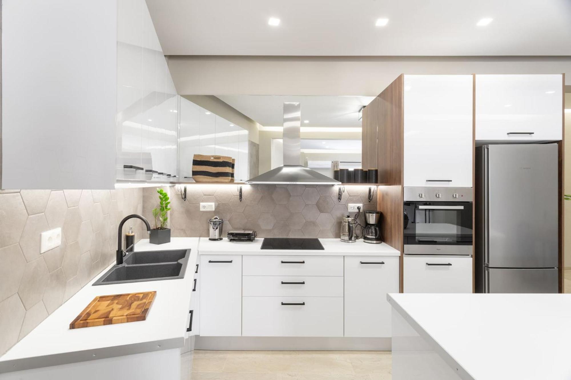 Deluxe 3-Bdrm Urban-Industrial Apt At Acropolis Atenas Exterior foto